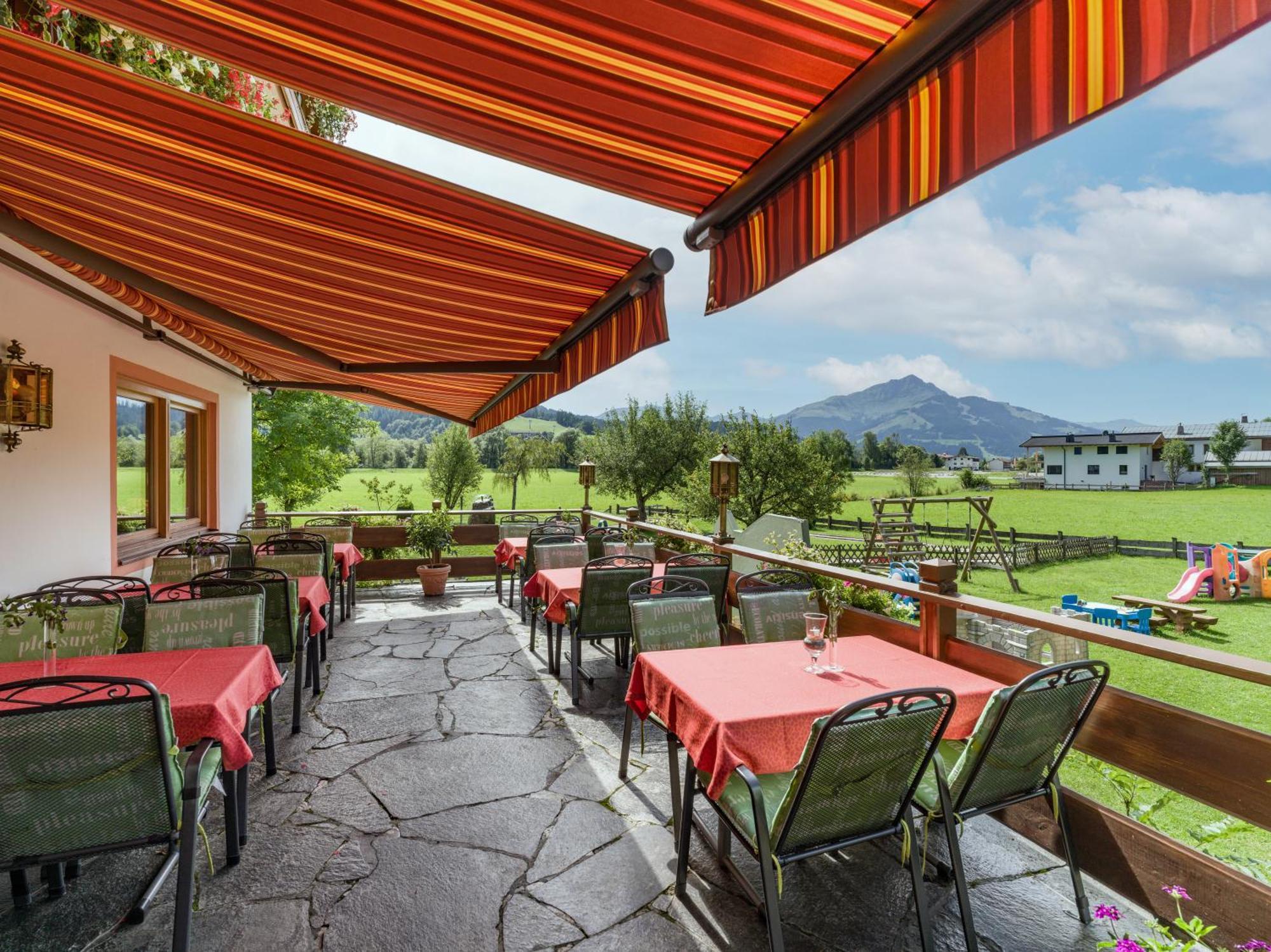 Hotel Neuwirt Kirchdorf in Tirol Bagian luar foto